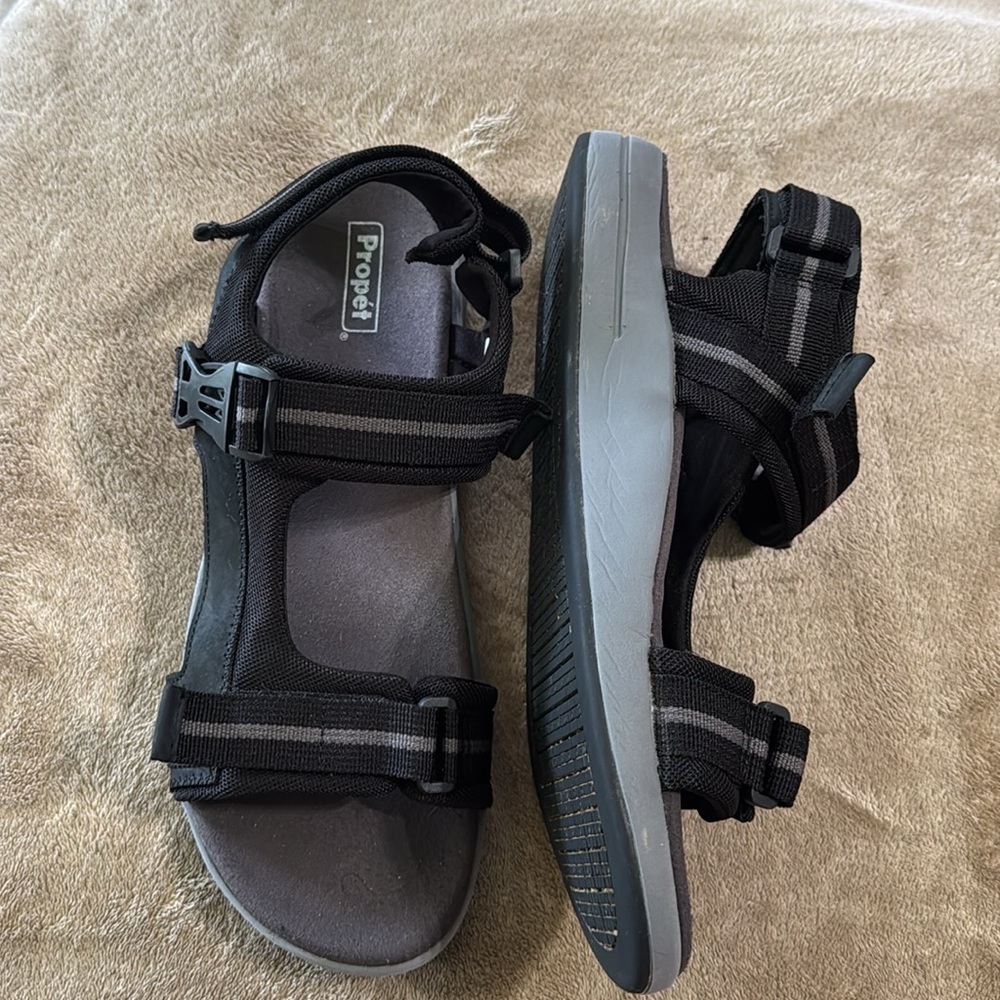 Propet Men’s Dad Strap Eli Black & Grey Sandals